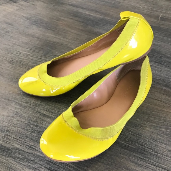Banana Republic Shoes - Banana Republic yellow leather 8.5